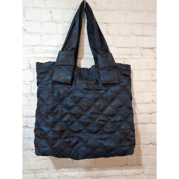 Marc Jacobs Quilted Nylon Knot Large Tote Bag Camouflage Midnight Blue Dust Bag - Picture 7 of 14
